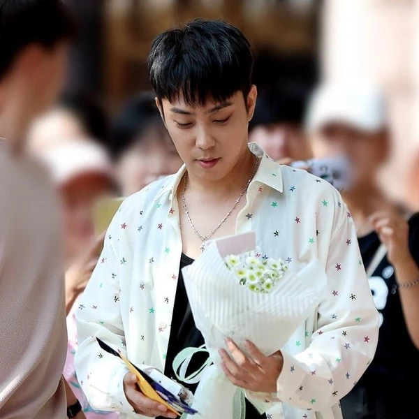 Foto Populer Penuh Cinta untuk Eun Jiwon (SECHSKIES)