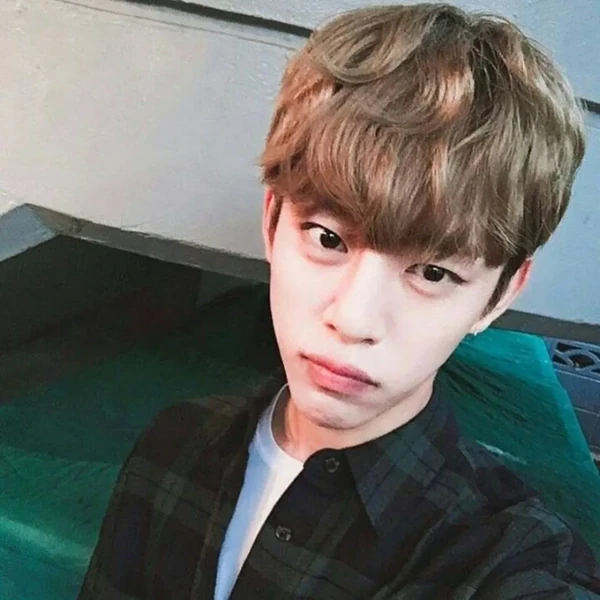 今日最も愛されたDaehyun (B.A.P)の姿