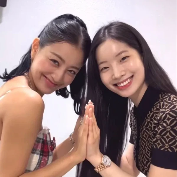 粉丝票选的志效 (TWICE)最佳瞬间