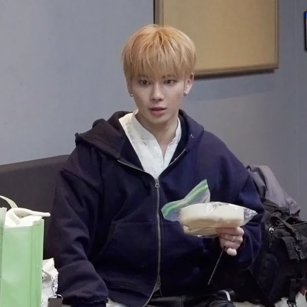 태현 (투모로우바이투게더) 팬심 가득한 인기 사진