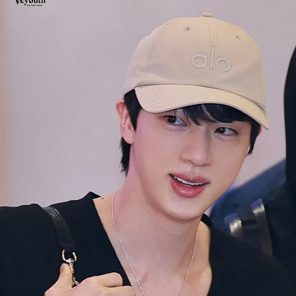 Momen Terbaik Jin (BTS) Pilihan Penggemar