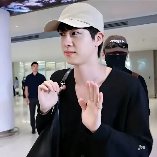 Momen Terbaik Jin (BTS) Pilihan Penggemar