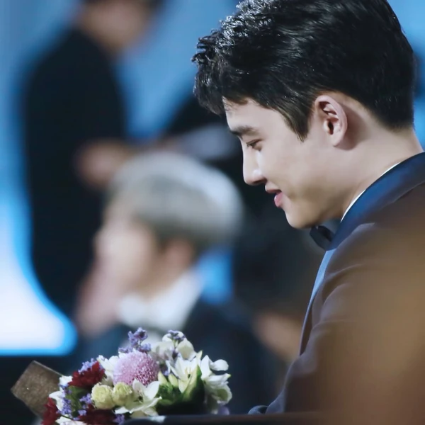 오늘 가장 사랑받은 디오 (EXO)의 모습