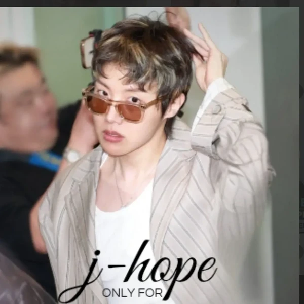 오늘 가장 사랑받은 제이홉 (방탄소년단)의 모습
