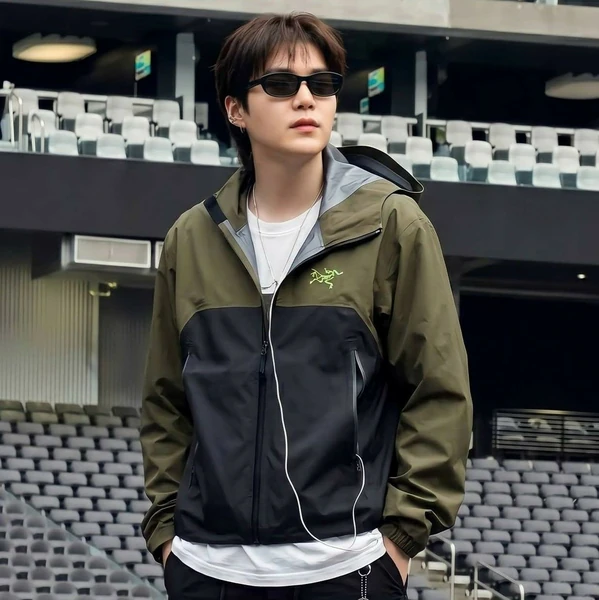 Penampilan SUGA (BTS) yang Paling Dicintai Hari Ini