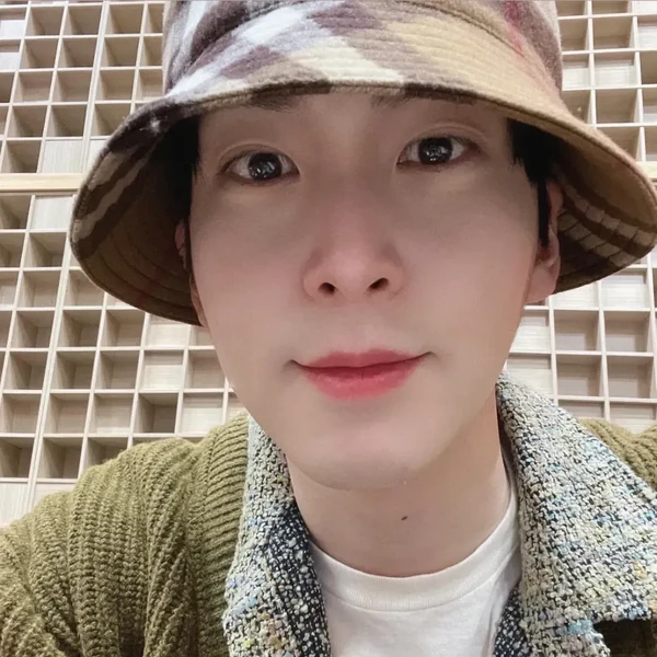 Signature photo of Shinwon (PENTAGON) capturing their charm