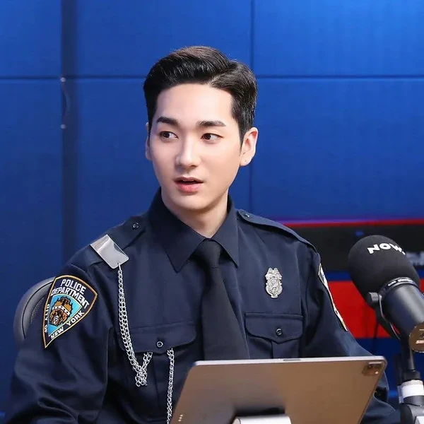 Today's Most Loved Aron