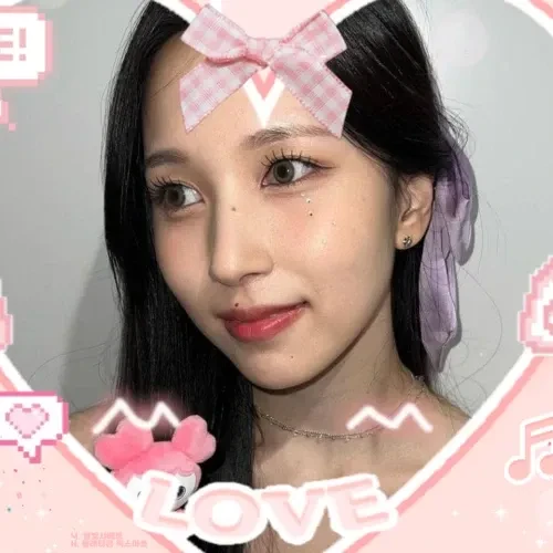 Foto Populer Penuh Cinta untuk Mina (TWICE)
