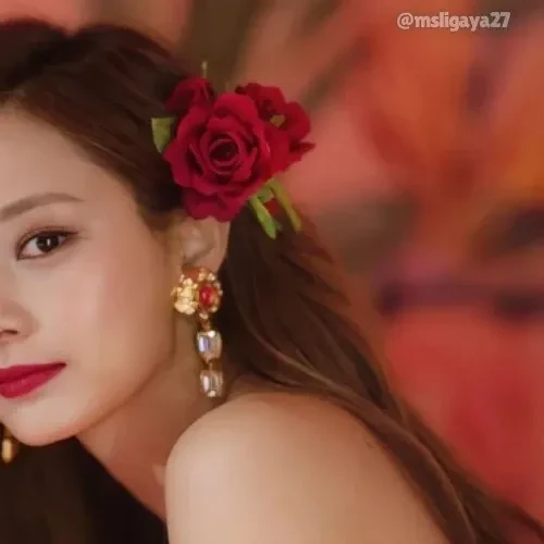 Foto Populer Penuh Cinta untuk Tzuyu (TWICE)