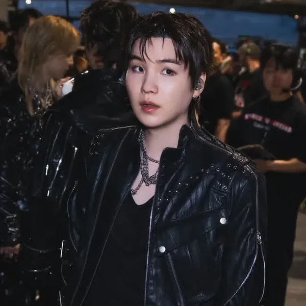 今日最も愛されたSUGA (BTS)の姿