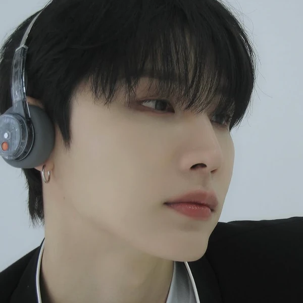 Today's Most Loved Jeon Woong (AB6IX)
