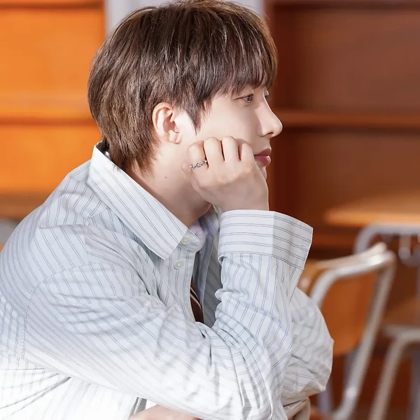 Top Photo Full of Hui (PENTAGON) Love
