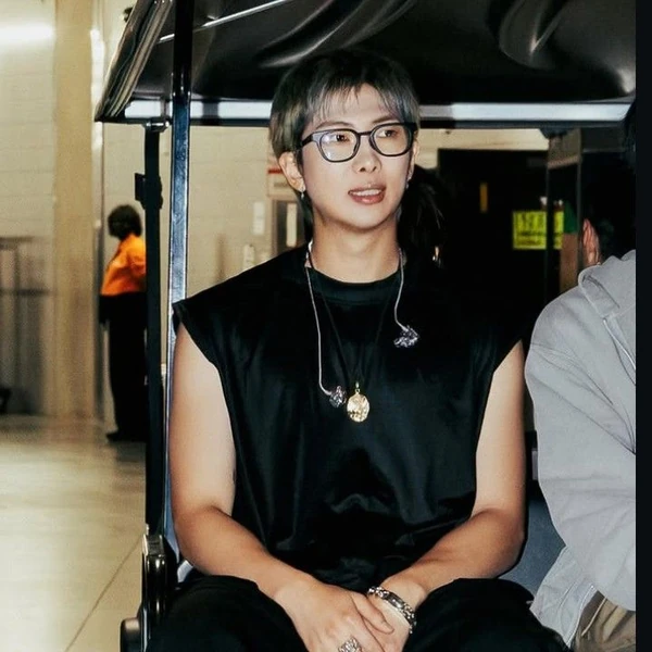 今日最も愛されたRM (BTS)の姿