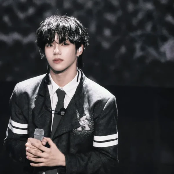 Popular profile picture of JL (AHOF) loved by fans