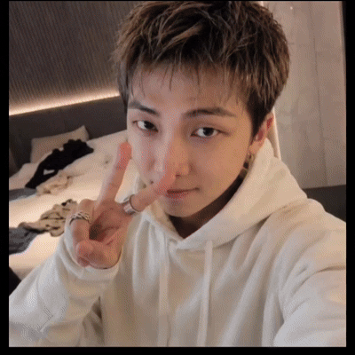 今日最も愛されたRM (BTS)の姿