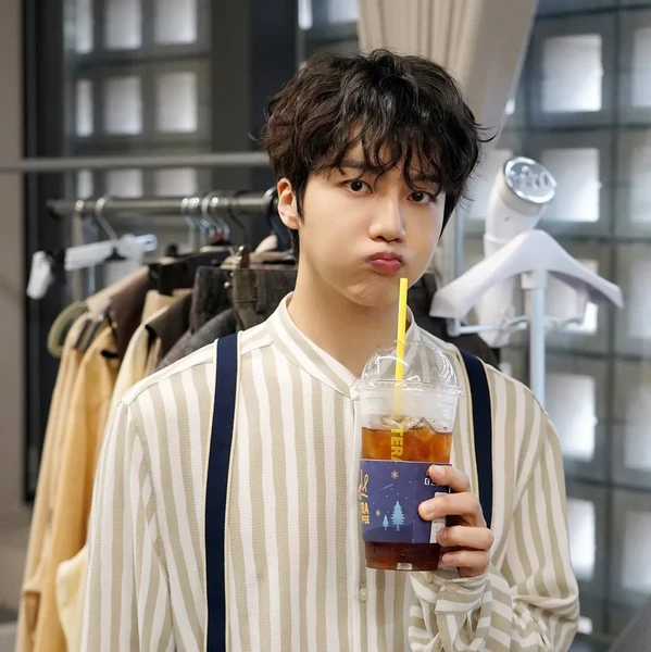 充滿粉絲愛意的珍虎 (PENTAGON)人氣照片