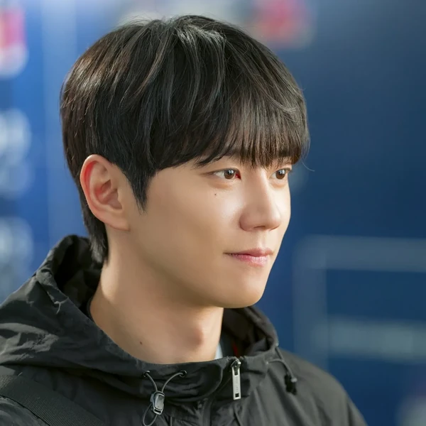 Today's Most Loved Lee Junyoung