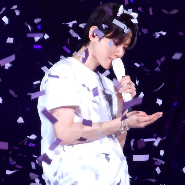 今日最受喜愛的伯賢 (EXO)