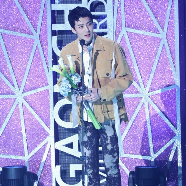 오늘 가장 사랑받은 세훈 (EXO)의 모습