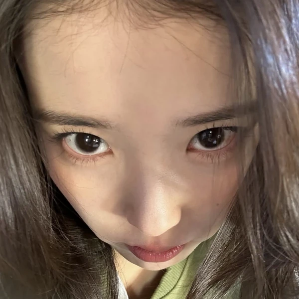 Foto Populer Penuh Cinta untuk IU