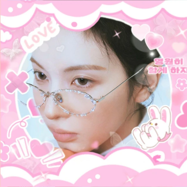 Top Photo Full of BAE (NMIXX) Love
