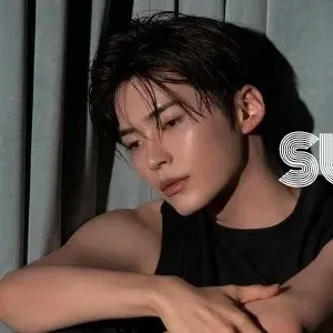 오늘 최애돌에서 빛나는 성한빈 (제로베이스원)의 대표 사진