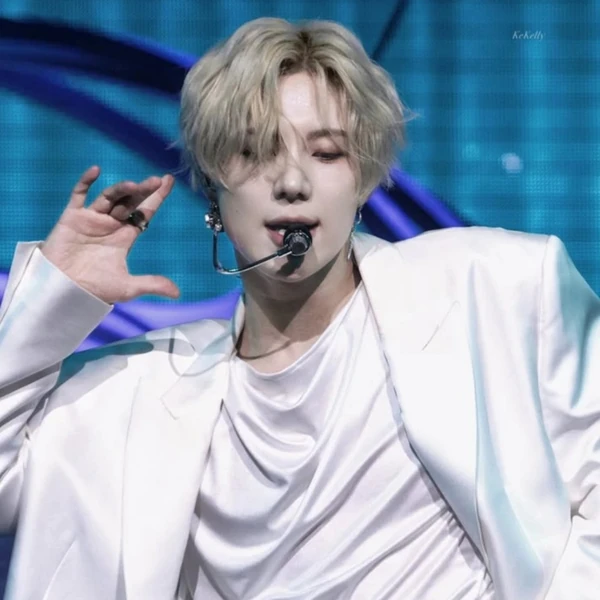 Today's Most Loved Taemin (SHINee)