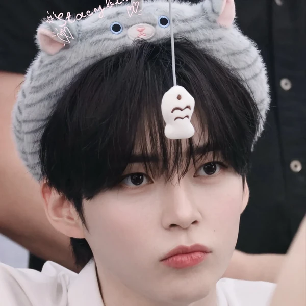 Shining profile picture of Sung Hanbin (ZEROBASEONE) on today's Choeaedol