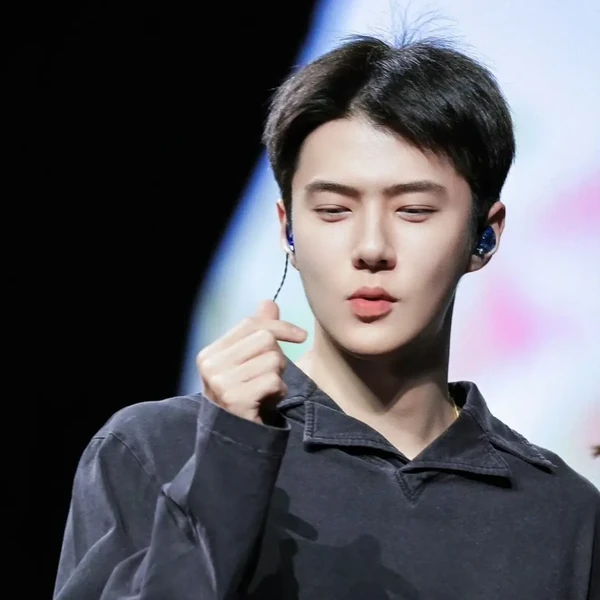 오늘 가장 사랑받은 세훈 (EXO)의 모습