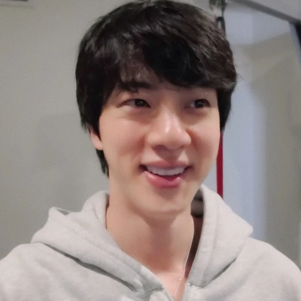Momen Terbaik Jin (BTS) Pilihan Penggemar