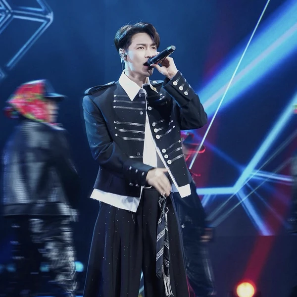 Top Photo Full of Lay (EXO) Love