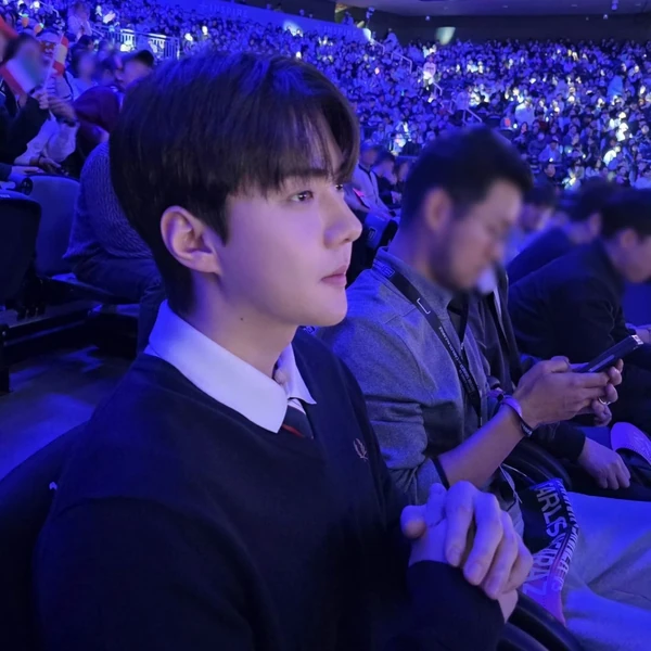 세훈 (EXO) 팬심 가득한 인기 사진