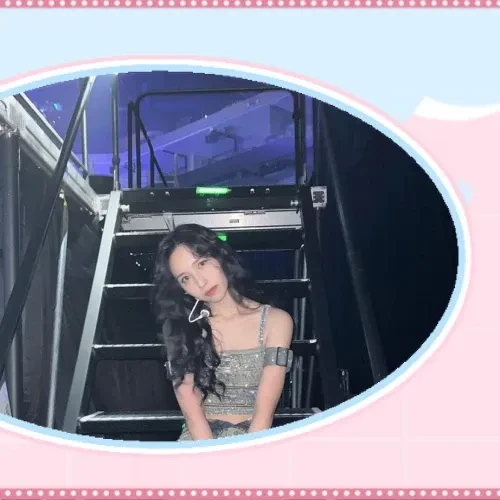 Foto Populer Penuh Cinta untuk Mina (TWICE)