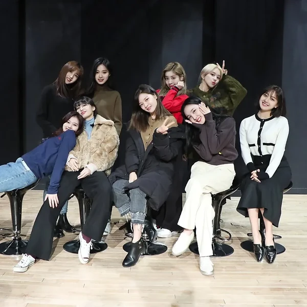 Penampilan TWICE yang Paling Dicintai Hari Ini