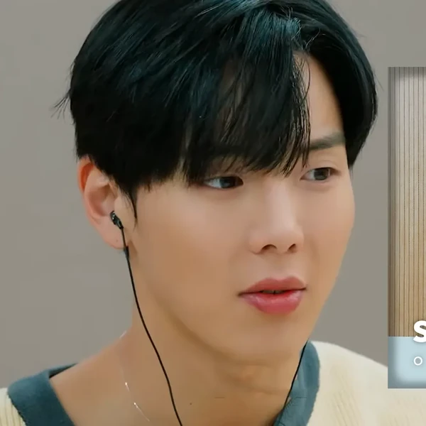 Foto Populer Penuh Cinta untuk Shownu (MONSTA X)