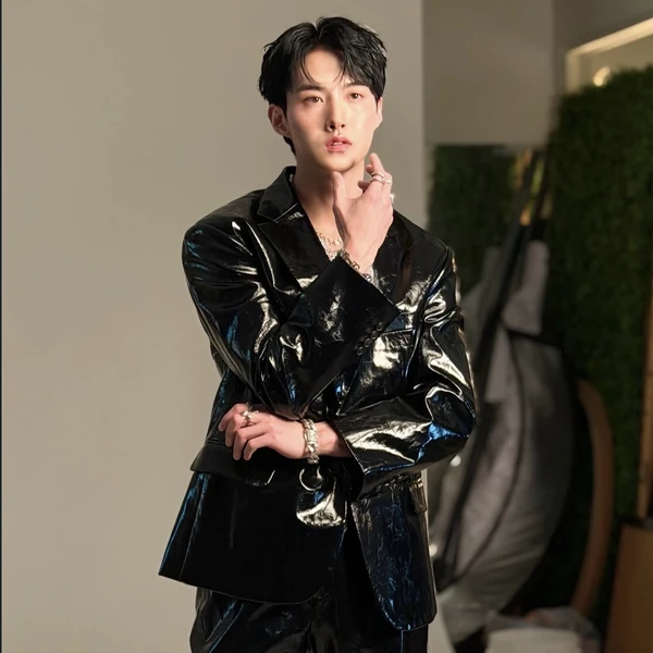 Top Photo Full of Yeoone (PENTAGON) Love