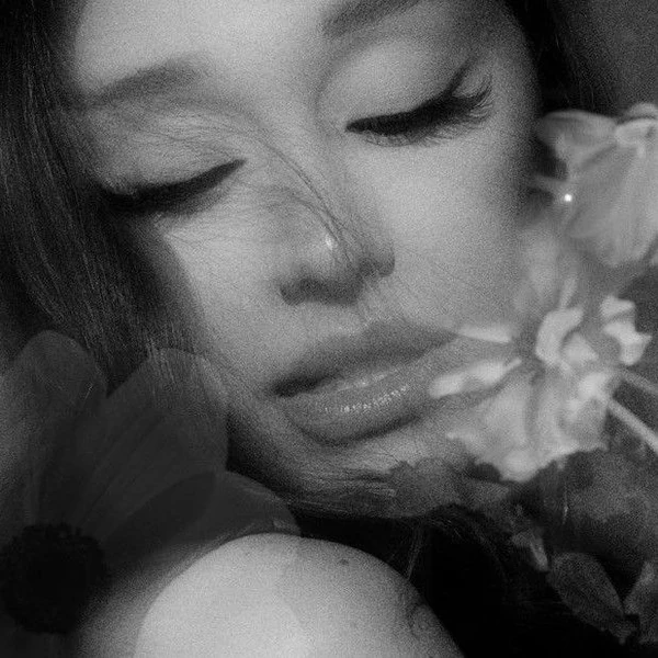 Top Photo Full of Ariana Grande Love