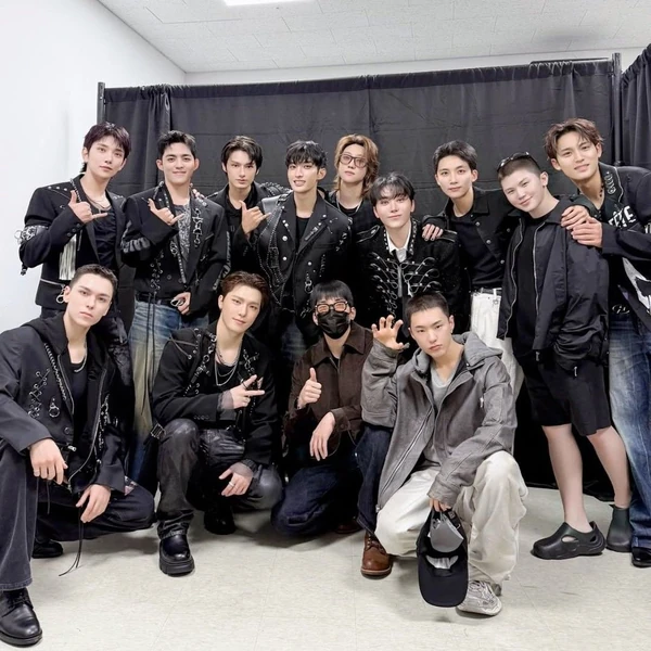 Top Photo Full of SEVENTEEN Love