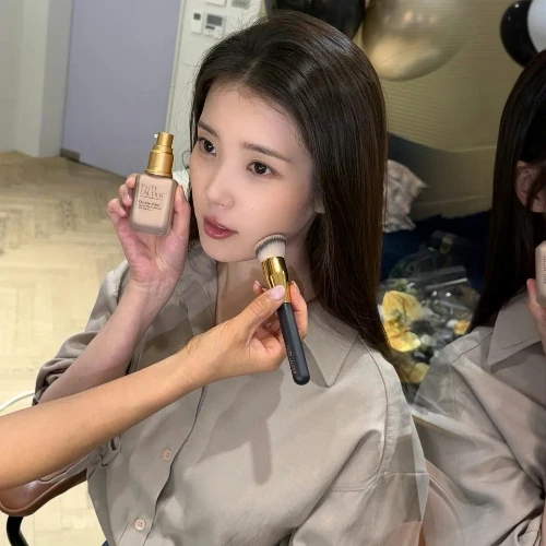 Foto Populer Penuh Cinta untuk IU