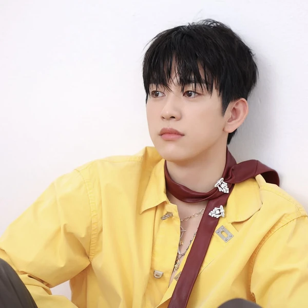Top Photo Full of Jinyoung (GOT7) Love