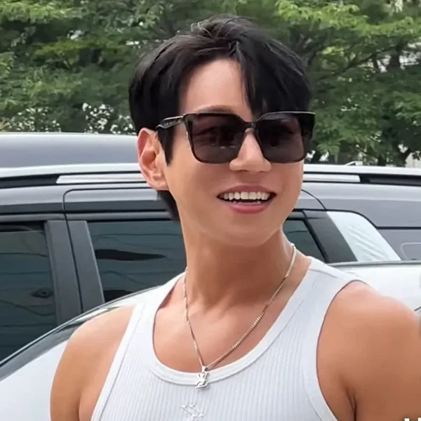 Today's Most Loved Hwang Chiyeol