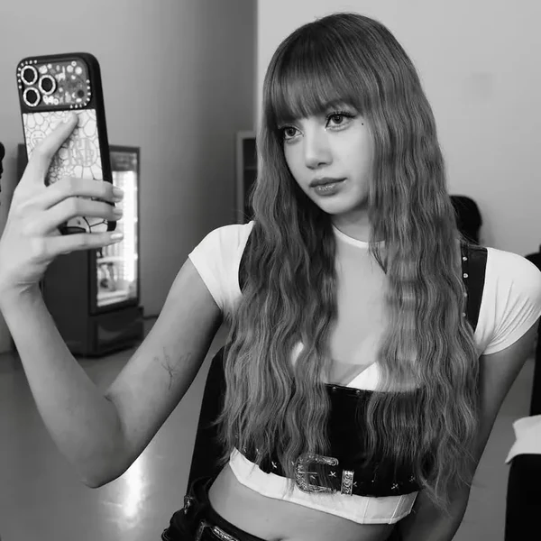 Penampilan Lisa (BLACKPINK) yang Paling Dicintai Hari Ini