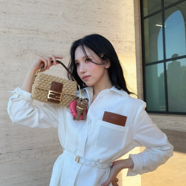 今日最受喜愛的Mina (TWICE)