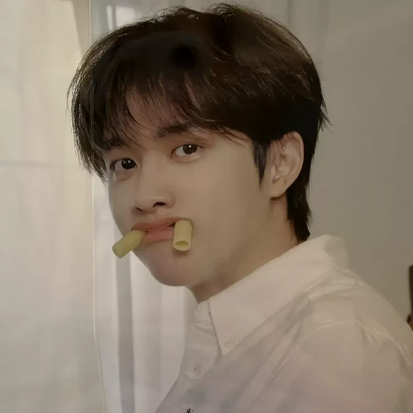 오늘 가장 사랑받은 디오 (EXO)의 모습