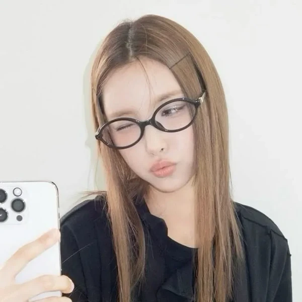 Top Photo Full of Yunah (ILLIT) Love