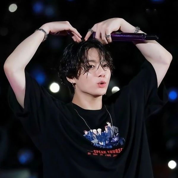 Foto Populer Penuh Cinta untuk Jungkook (BTS)