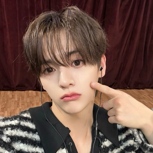 Foto profil Sungyun (n.SSign) terpopuler hasil voting