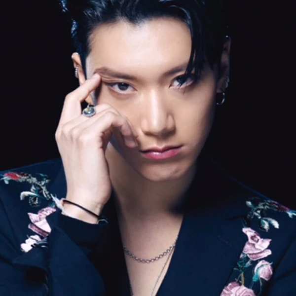 充满粉丝爱意的TEN (WayV)人气照片