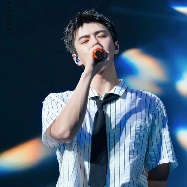세훈 (EXO) 팬심 가득한 인기 사진