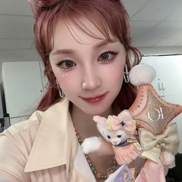 充满粉丝爱意的雨琦 (i-dle)人气照片